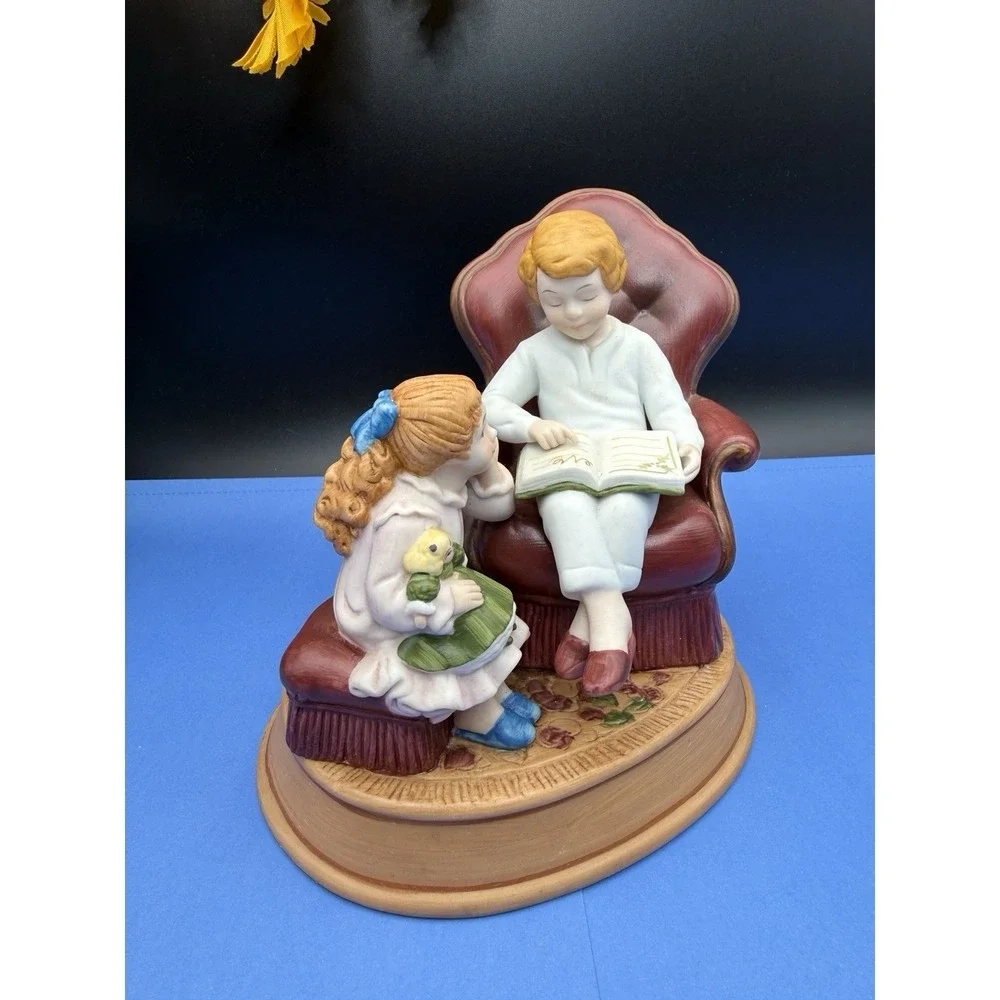 Avon Enjoying the Night Before Christmas Figurine 3rd Edition Christmas Memories